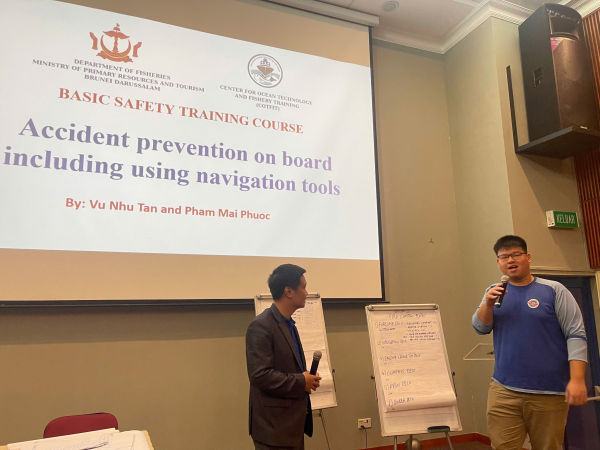 Tổ chức thành công Khóa An toàn Hàng hải cho ngư dân tại Brunei